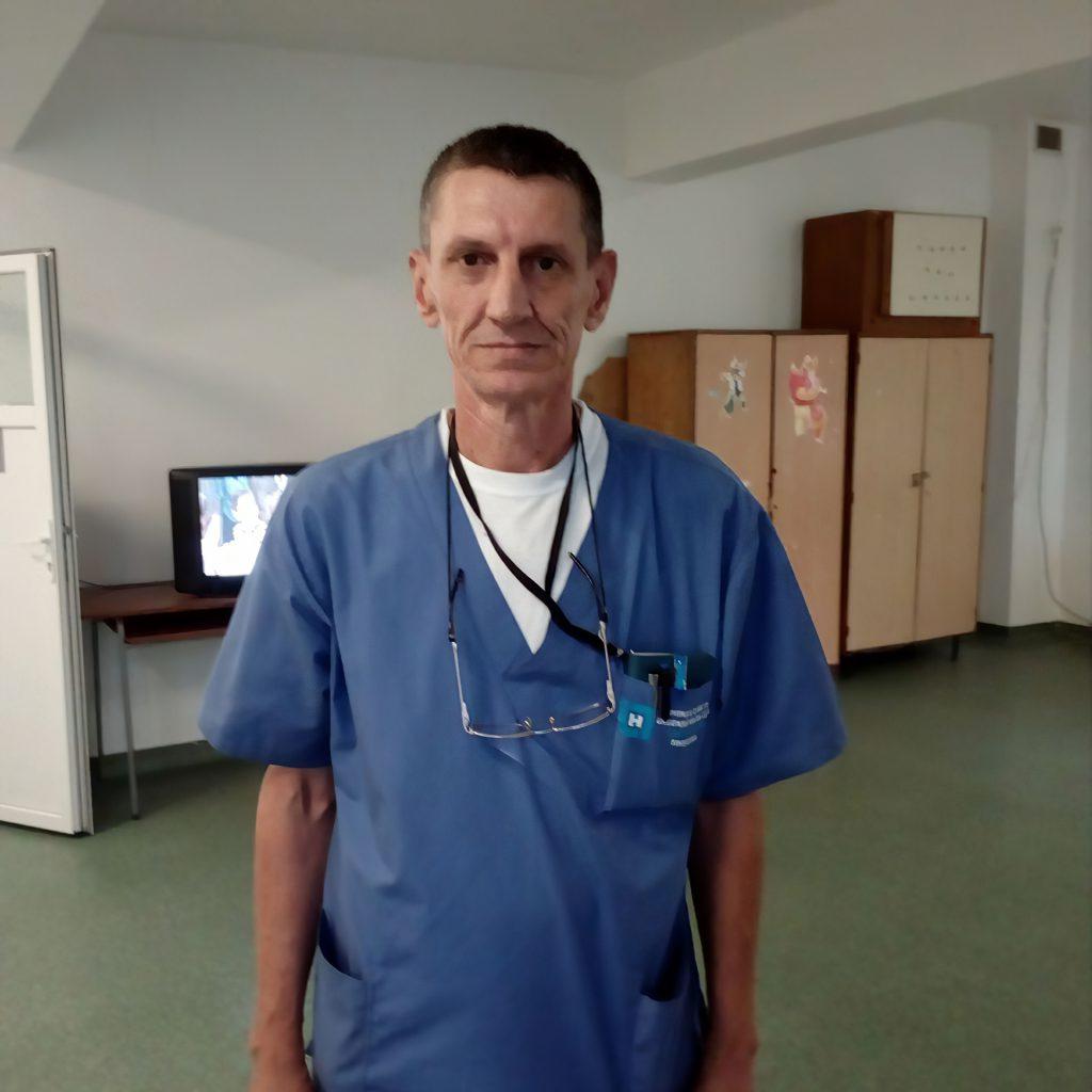 Asistent medical de la un spitalul de copii, acuzat de abuzuri sexuale. „Se punea cu noi în pat și intra peste noi la duș”