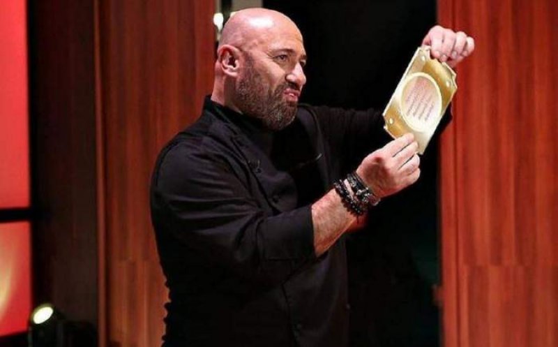 Chef Cătălin Scarlătescu a fost surprins în ipostaze tandre. Cum s-a afișat cheful