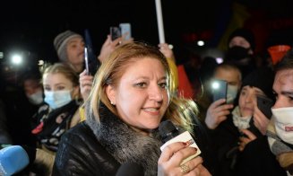 Colegii care i-au declarat război Dianei Șoșoacă: „Nu poartă mască, instigă la ură și haos, utilizează discurs homofob, xenofob, extremist”