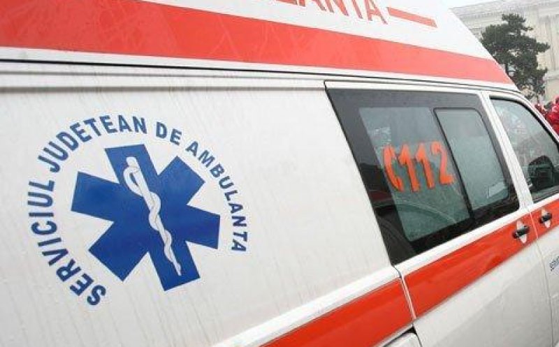 O fetiță de 3 ani a murit după ce a fost călcată cu mașina de tatăl ei. Bărbatul nu o văzuse