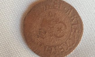 În timp ce săpa în grădină, un român a descoperit un tezaur. Ce a făcut ulterior cu el
