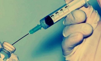 O fată de 16 ani a suferit un șoc anafilactic și a leșinat după vaccinarea cu Pfizer