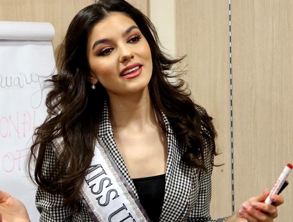 Cine e Bianca Tirsin, tânăra de 21 de ani care va reprezenta România la Miss Universe