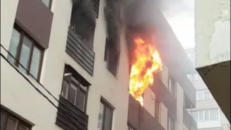 30 de persoane au fost evacuate după un incendiu într-un bloc: "S-a aprins aici ceva, dar toată familia e la spital"