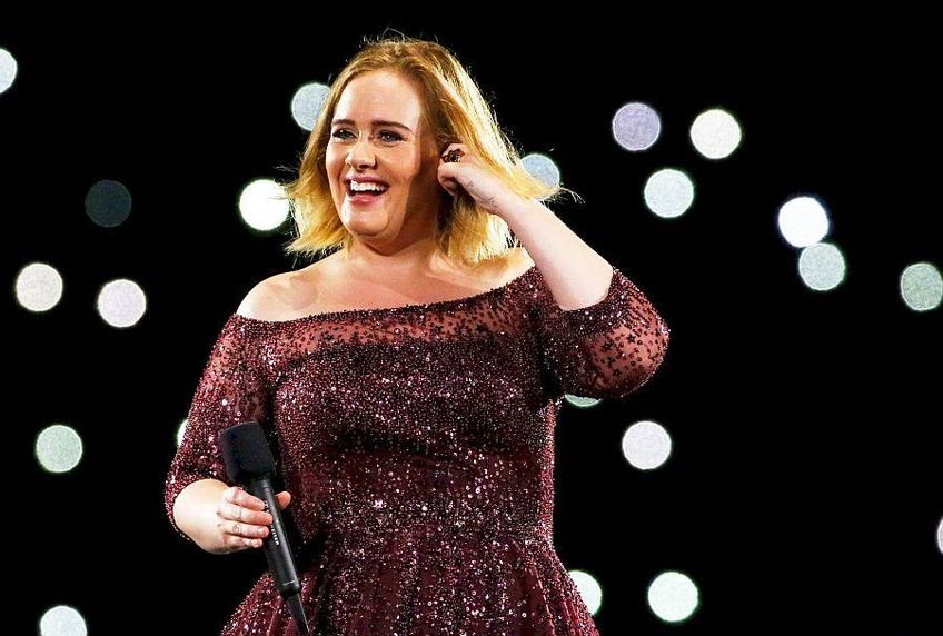 Adele, îndrăgita artistă, a slăbit 44 de kg. Acum, la 33 de ani, arată mai bine ca niciodată