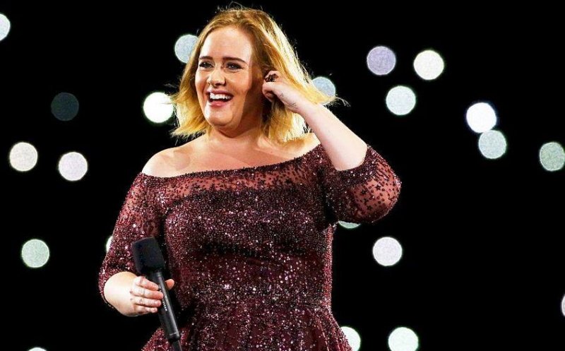 Adele, îndrăgita artistă, a slăbit 44 de kg. Acum, la 33 de ani, arată mai bine ca niciodată