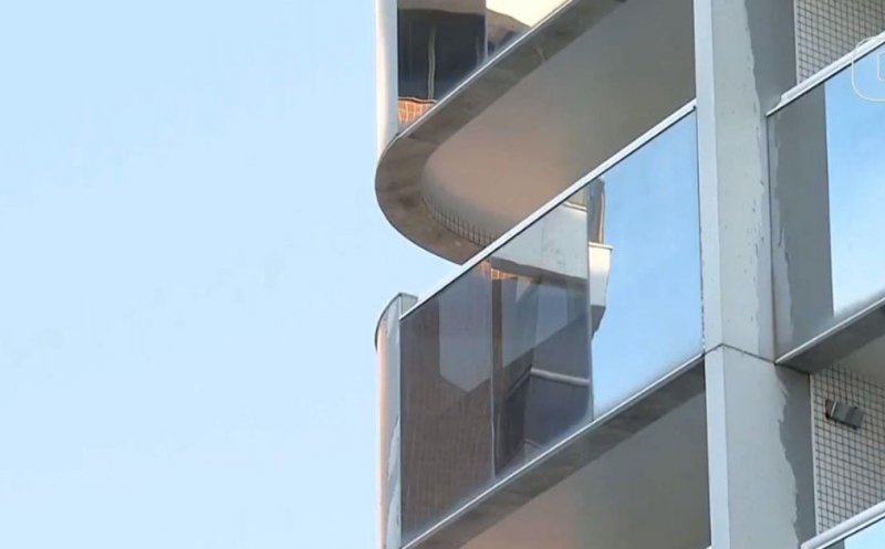 Un cântăreț renumit a murit la două săptămâni de la nuntă. El a căzut de la etajul 5 al unui Hotel