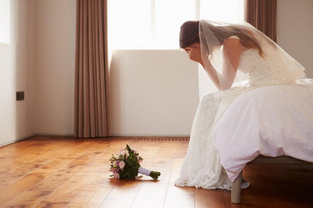Vis spulberat! O tânără a anulat nunta când a aflat că viitorul ei soț era plătit de mama ei să se însoare cu ea