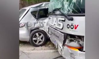 Un autobuz a făcut prăpăd după ce șoferului i s-a făcut rău la volan. Câte persoane sunt rănite
