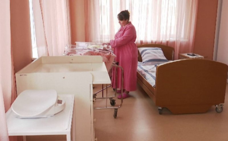 O femeie, declarată moartă de COVID, s-a întors acasă. Familia s-a speriat