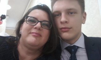 Dublă sinucidere! Mama și fiul de 18 ani, găsiți morți în propriul apartament. Băiatul publicase un mesaj pe Facebook: ”Jocul s-a sfârșit!”