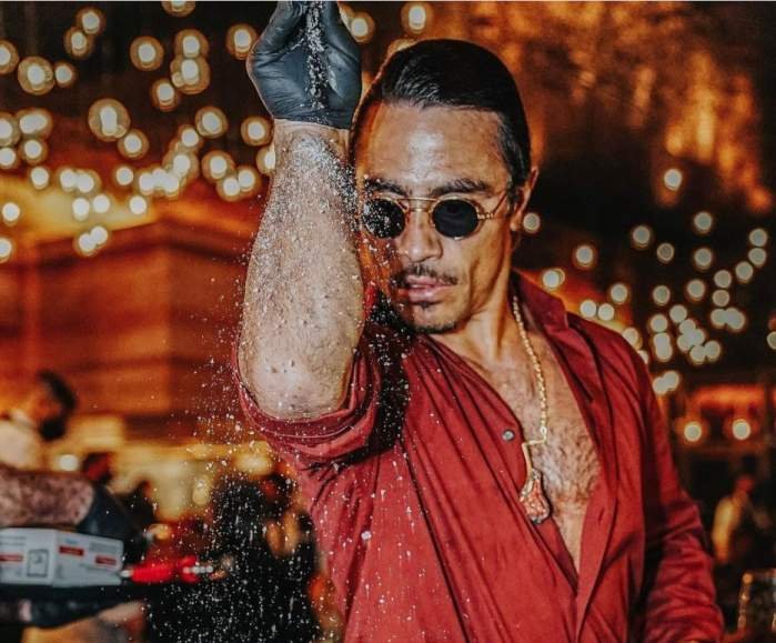 Cine este Salt Bae, de fapt. Bărbatul a fost sărac, are 13 copii și este încă burlac