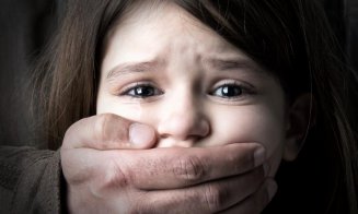Fetiță de 8 ani, abuzată sexual de tatăl vitreg! Copila a fugit de patru ori de acasă