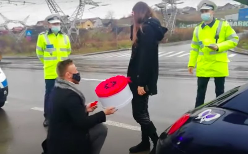 Luptătorul K1 Ciprian Mariș și-a cerut iubita în căsătorie. Poliția a fost complice
