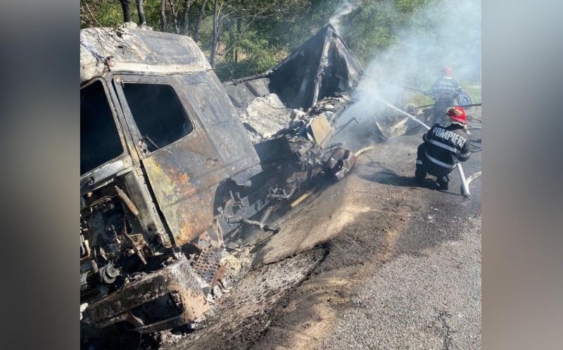 ACCIDENT MORTAL! Un bărbat a ars de viu după ce a intrat cu TIR-ul într-un cap de pod