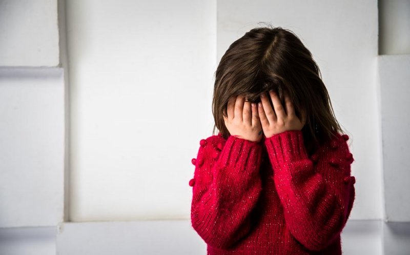 O fetiţă de nouă ani a fost ucisă de un preot în timp ce o abuza SEXUAL. Nu era prima dată...