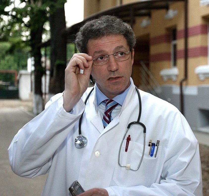Prof. Dr. Adrian Streinu-Cercel avertizează. ”Orice persoană născută înainte de 1990 ar putea avea aceste virusuri. Testați-vă!”