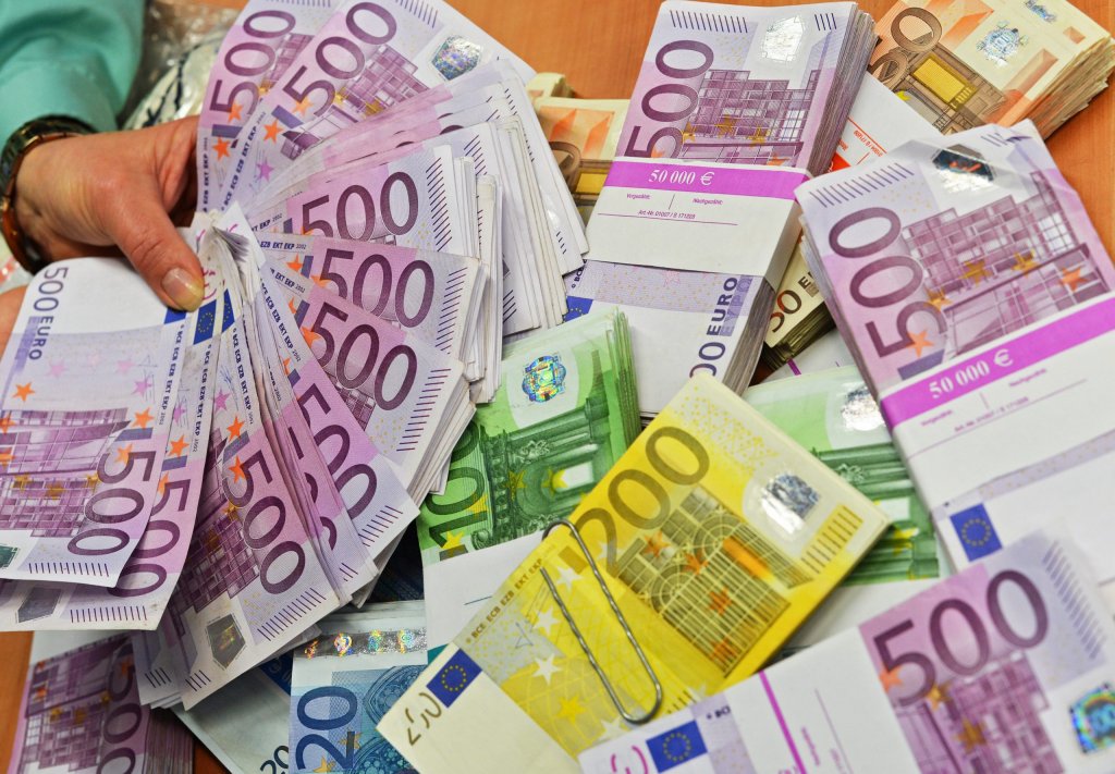 Cursul valutar 4 ianuarie 2021. Euro a început să scadă în noul an