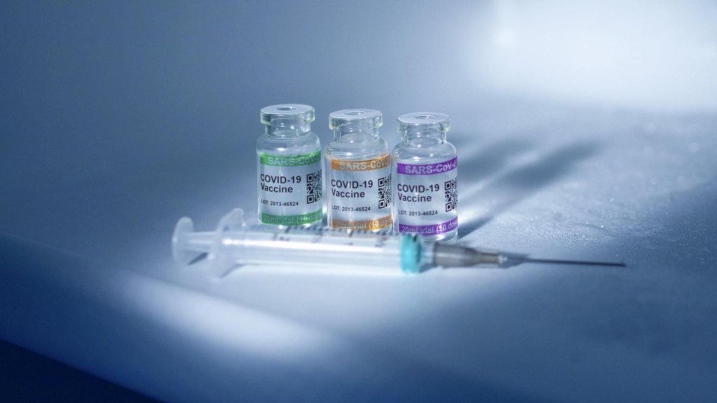 Prima țară din lume care vrea să facă obligatorie vaccinarea anti-Covid