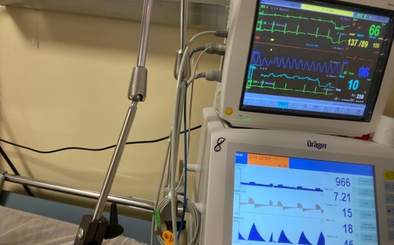 Trei angajaţi ai unui spital din România, depistaţi cu COVID-19 la câteva zile după ce s-au vaccinat