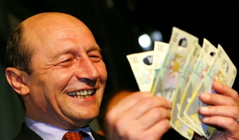 Traian Băsescu a dat lovitura imediat după ce a fost dat afară din casă! Fostul președinte a scos din buzunar 200.000 de euro 