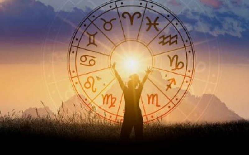 Care sunt zodiile protejate de univers în acest an. Au noroc la bani, dragoste și profesie