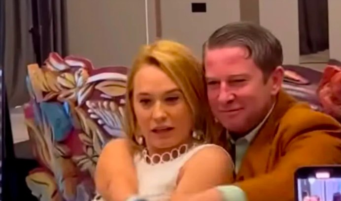 Andreea Esca, dezmăț total la festival! În ce ipostaze a fost surprinsă alături de Pavel Bartoș
