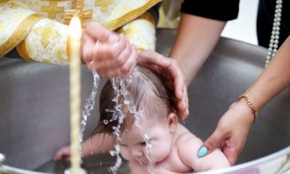 Scandal după cazul bebelușului mort la botez. Oamenii cer schimbarea regulilor, ÎPS Teodosie răspunde: „Regulile sunt de 2000 de ani şi aşa rămân”