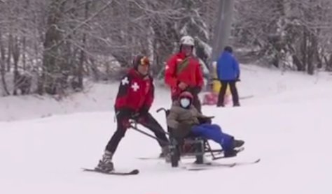 Bucuria schiatului, accesibilă pe o pârtie din România și pentru persoanele cu dizabilități