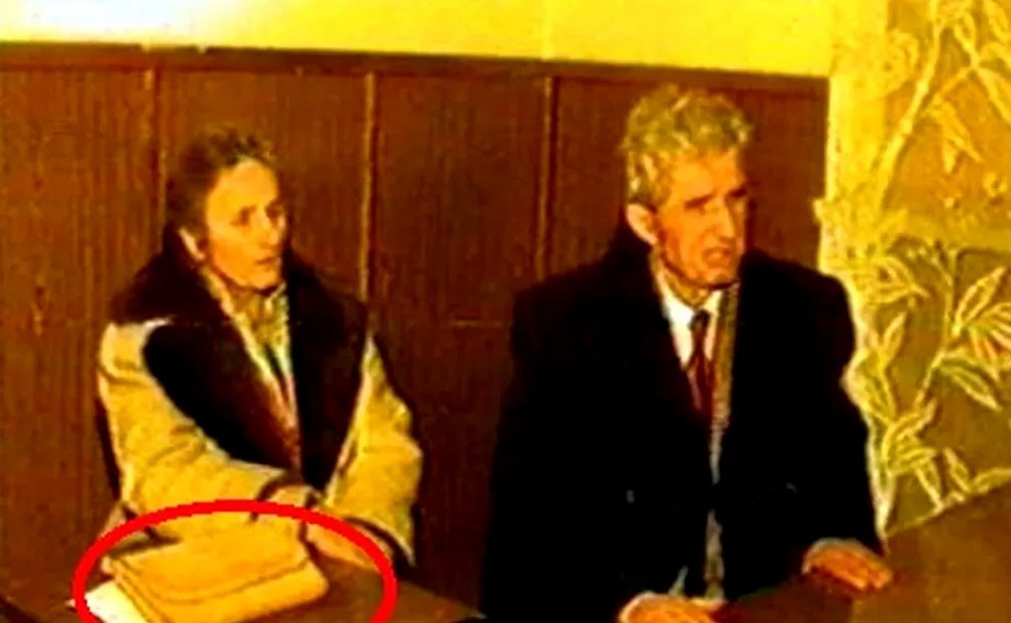 Ce avea Elena Ceaușescu în geantă, în ziua când a fost omorâtă. Nimeni nu s-ar fi așteptat la așa ceva