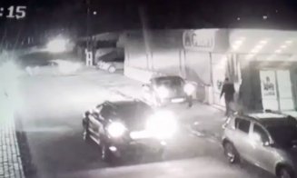 Scene șocante după ce un șofer beat a vrut să calce un bărbat cu mașina. Cum s-a terminat totul