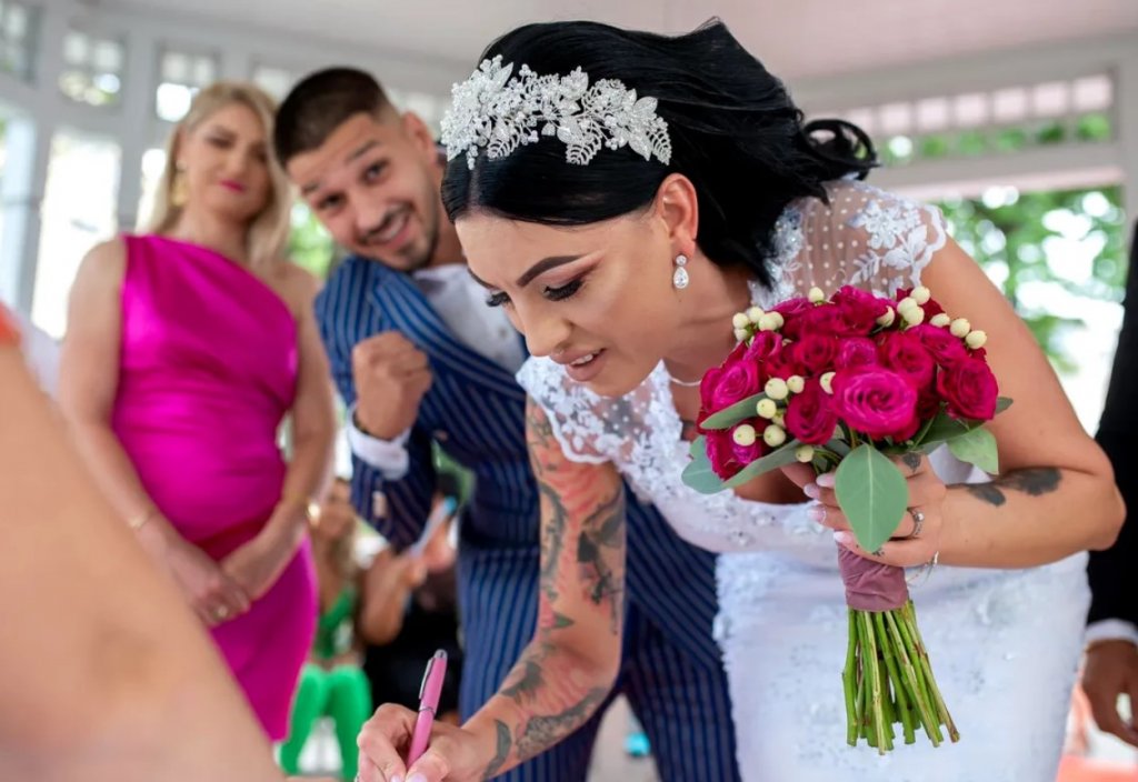 Soacra tinerei ucise în Olanda aruncă BOMBA! Ana Maria ar fi avut amant, care nu știa că e căsătorită!