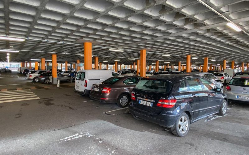 Un bărbat a uitat unde şi-a parcat maşina timp de trei săptămâni. Cum a găsit-o